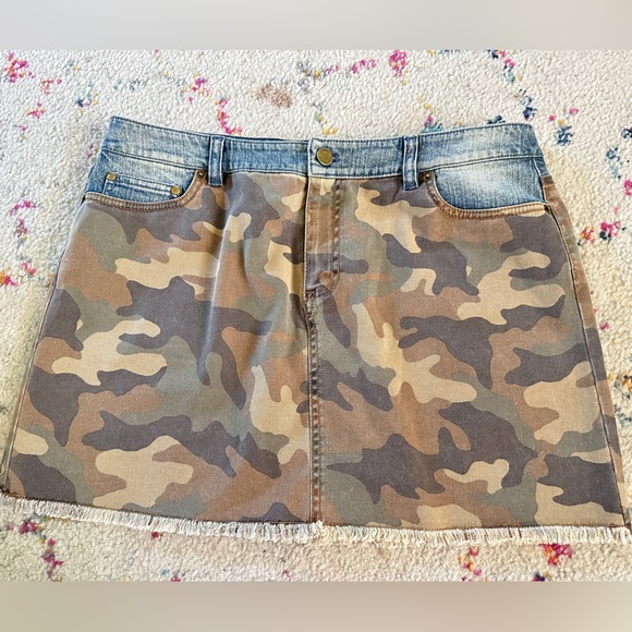 MK camo denim skirt size 10 - Picture 2 of 4